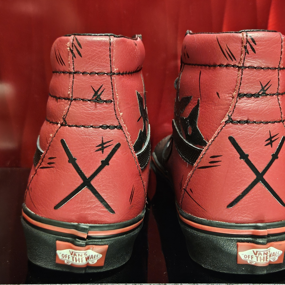 Vans x Marvel Deadpool Sk8-Hi – Size 8.5 Men / 10 Women - Picture 3 of 7